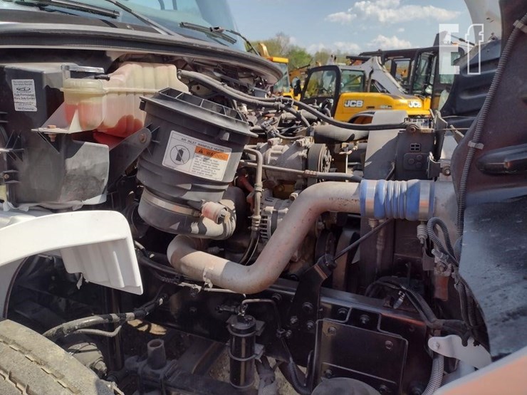 2007-freightliner-business-class-m2-106-image-50