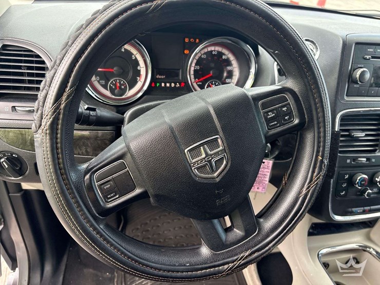 2014-dodge-grand-caravan-image-12