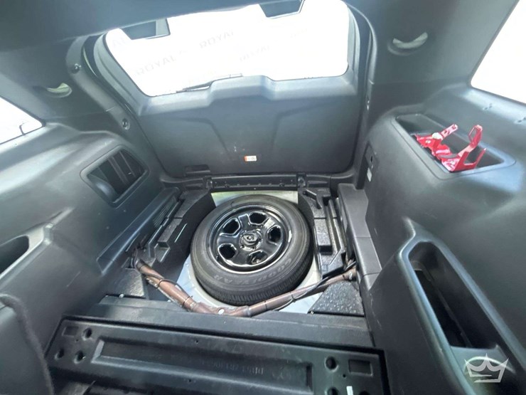 2017-ford-explorer-image-21