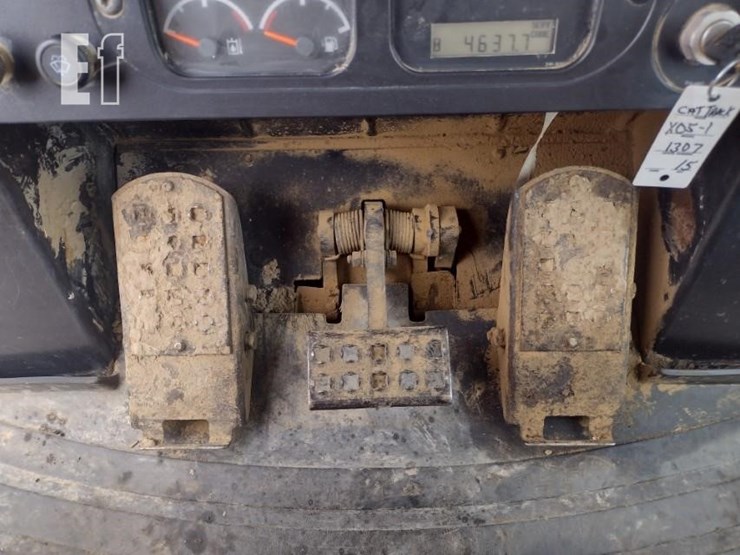 2005-caterpillar-953c-image-8