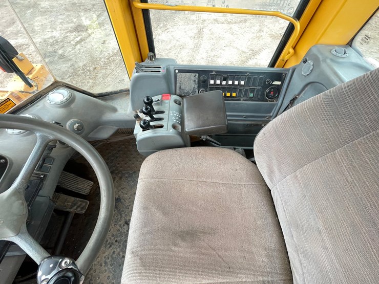 volvo-l90e-image-36