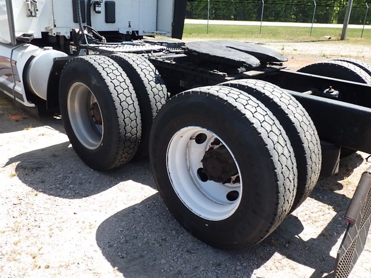2016-kenworth-t680-image-18