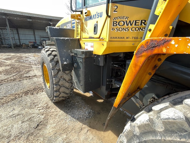 2005-komatsu-wa320-5l-image-30