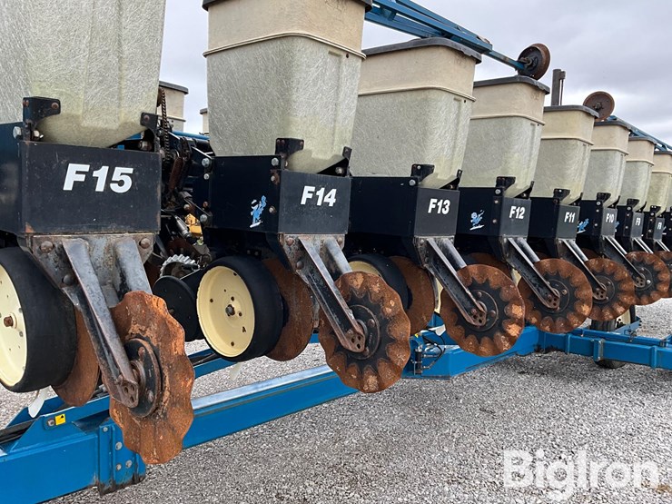 kinze-2600-image-12