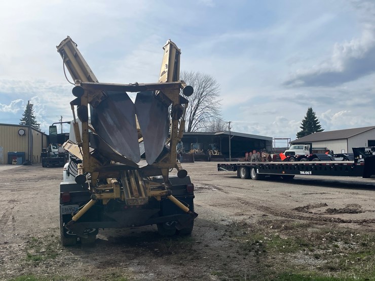 #4020-•-2004-international-truck-with-tree-spade-(has-wi-title)-image-6