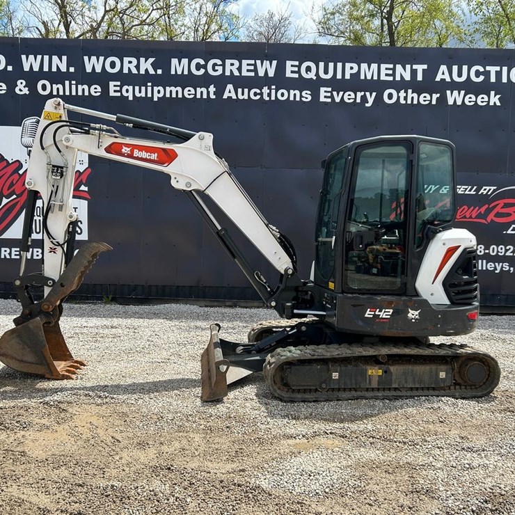 2021 BOBCAT E42