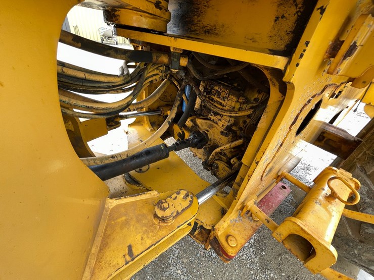 2000-deere-544h-image-16