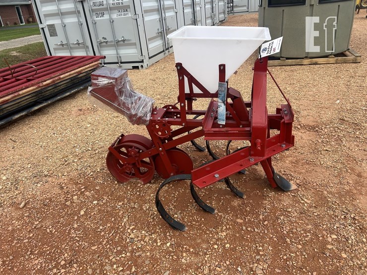 covington-single-row-planter-5744-image-5