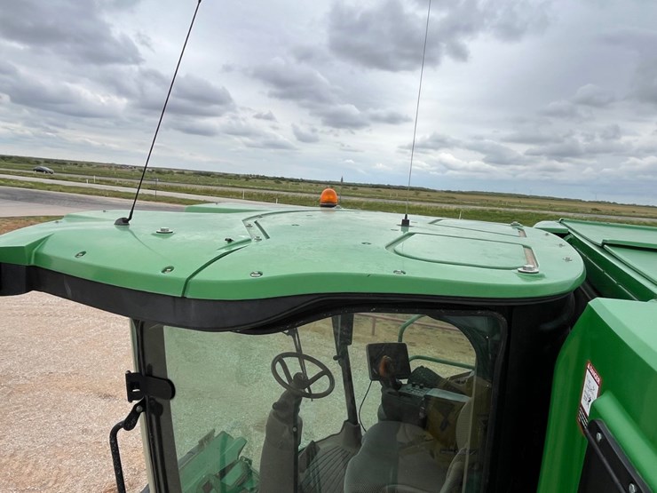 2011-john-deere-s670-image-44