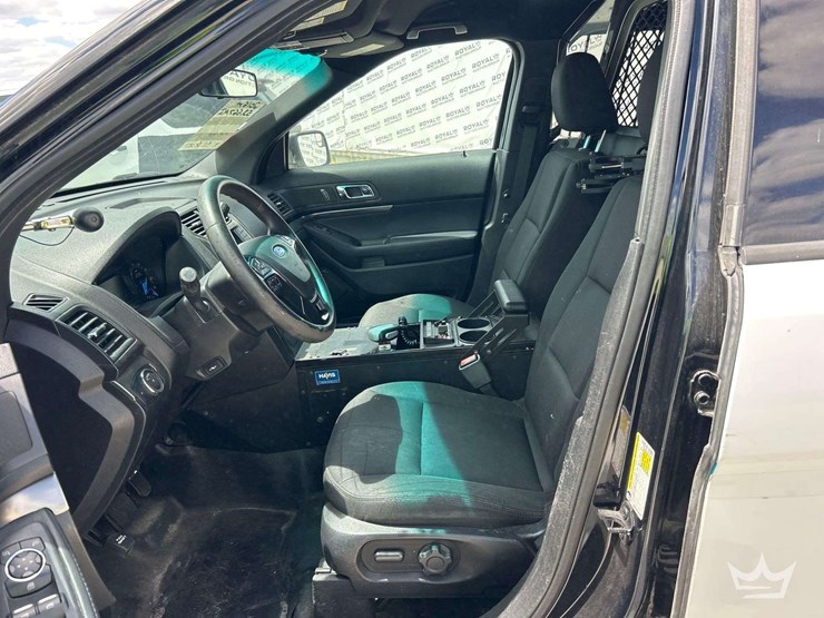 2016-ford-explorer-image-12