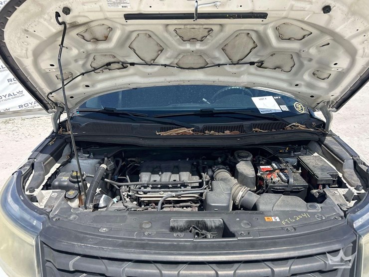 2016-ford-explorer-image-7