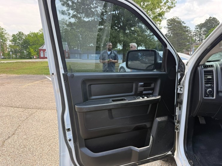 2018-dodge-1500-image-37