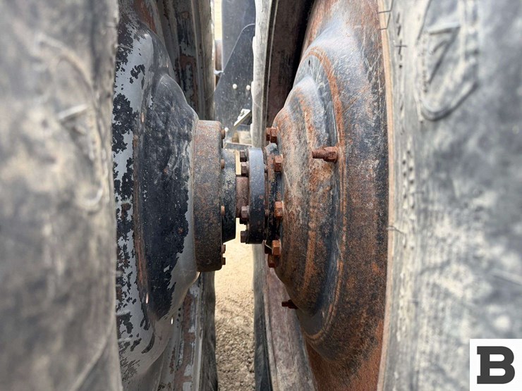 2018-case-ih-magnum-310-image-38