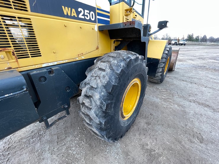 2007-komatsu-wa250-5-image-26