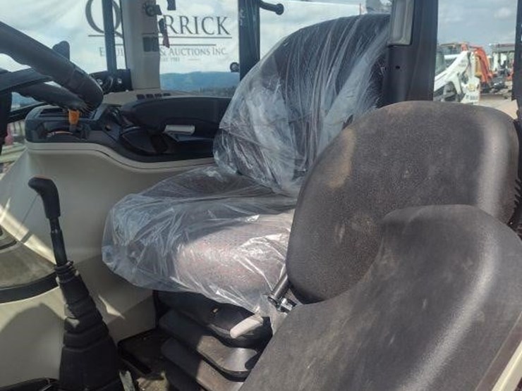 2022-massey-ferguson-4707-image-10