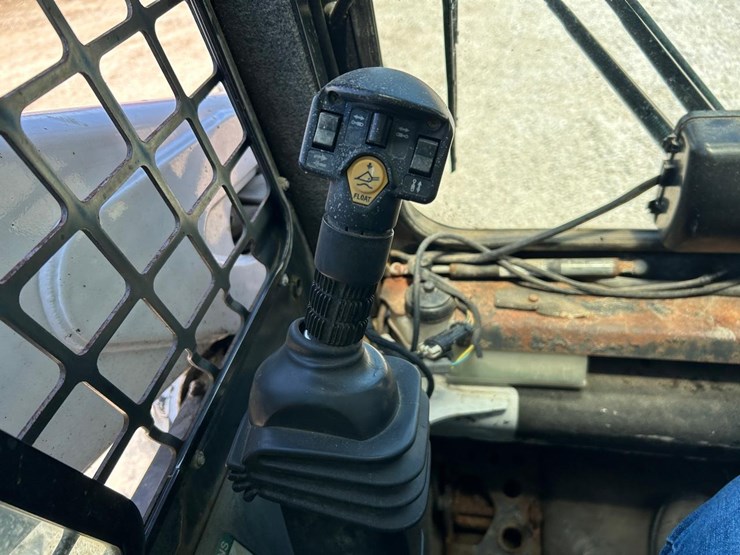 bobcat-s300-image-24