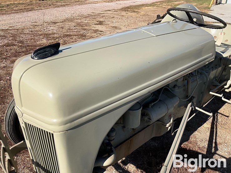 1941-ford-9n-image-16