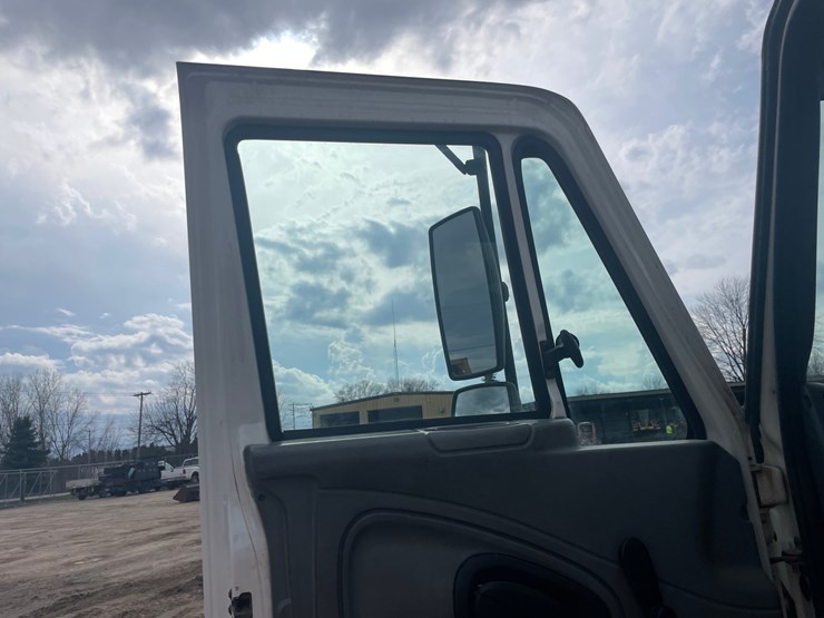 #4020-•-2004-international-truck-with-tree-spade-(has-wi-title)-image-80
