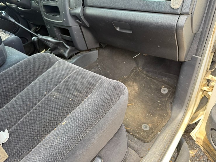 2003-dodge-ram-2500-image-35