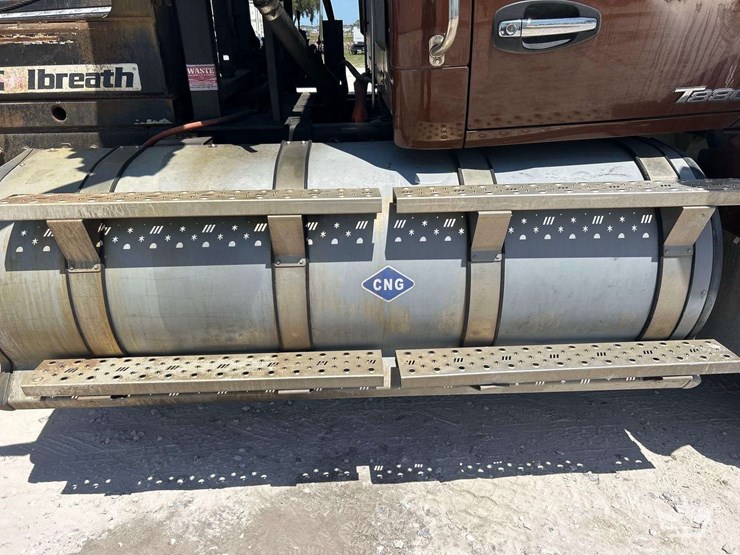 2017-kenworth-t880-image-21