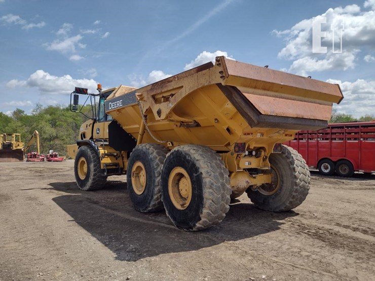 deere-300d-image-44