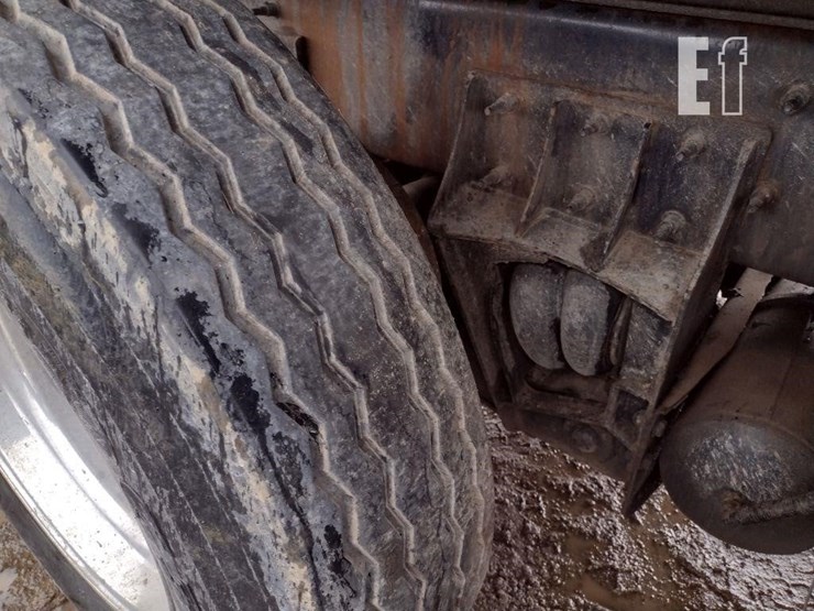 2015-caterpillar-ct660s-image-30