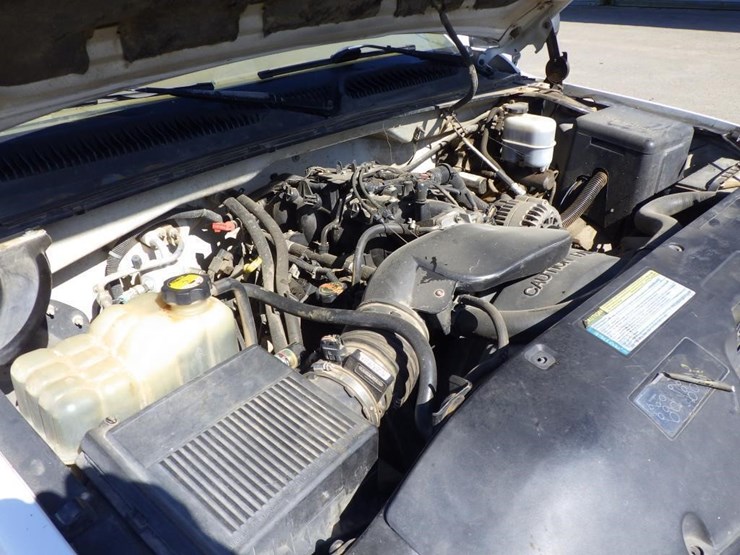 2000-chevrolet-2500-image-9