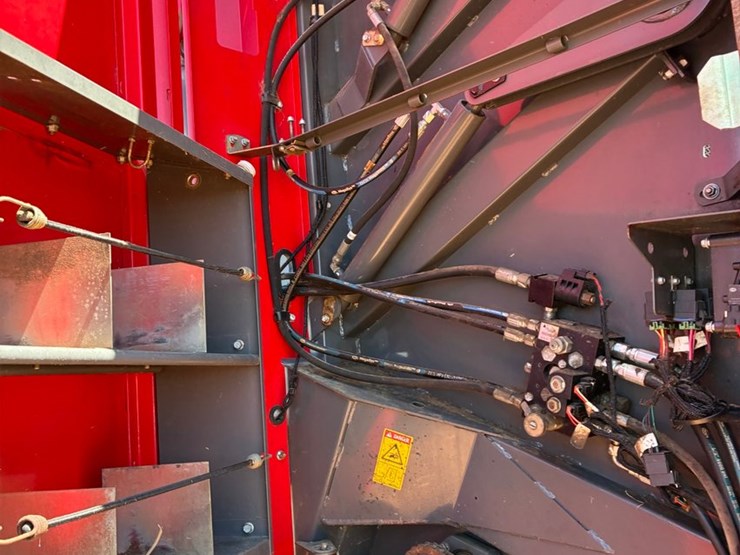 2014-massey-ferguson-2946-image-4