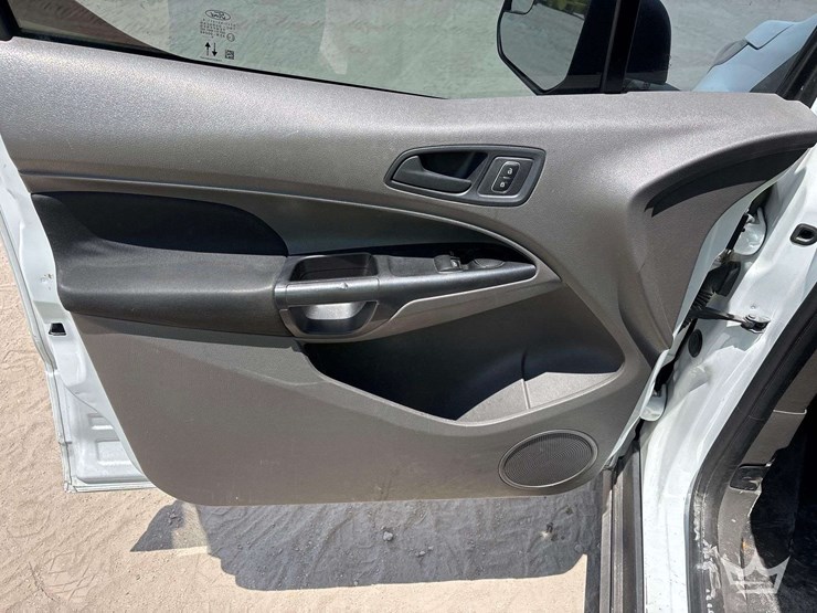 2021-ford-transit-connect-image-10