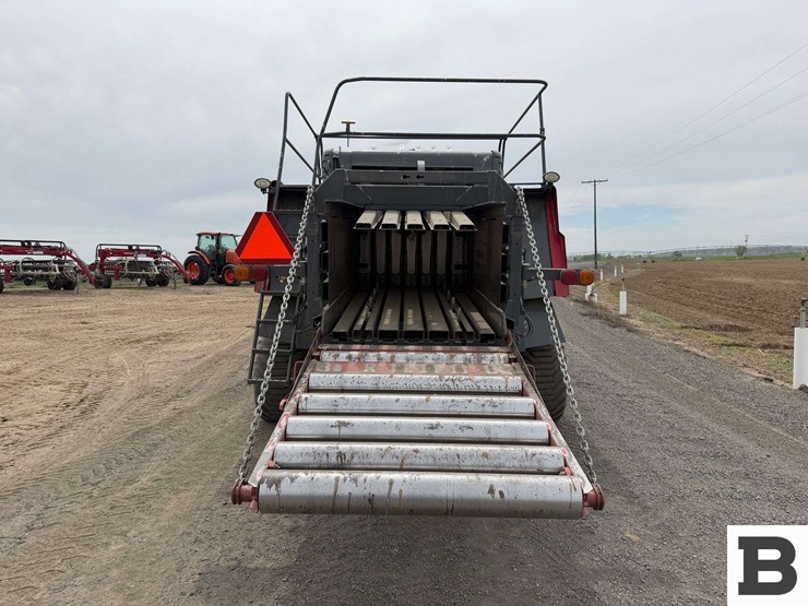 2022-massey-ferguson-2270-image-5