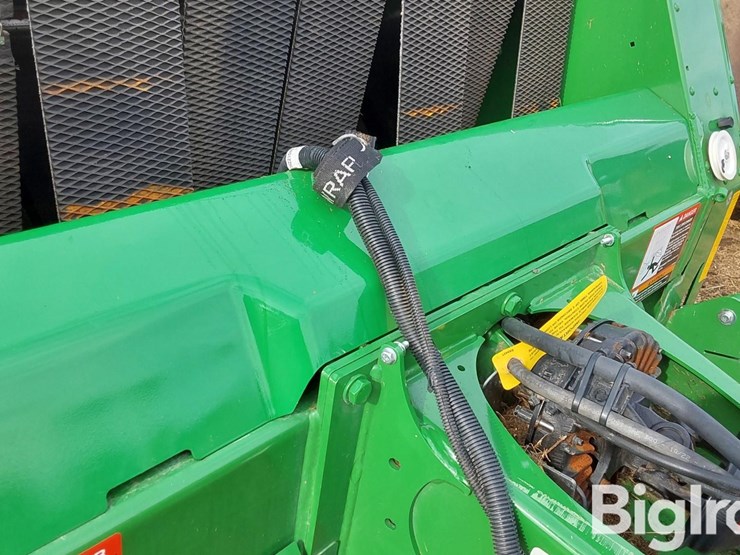 2023-john-deere-560m-image-9