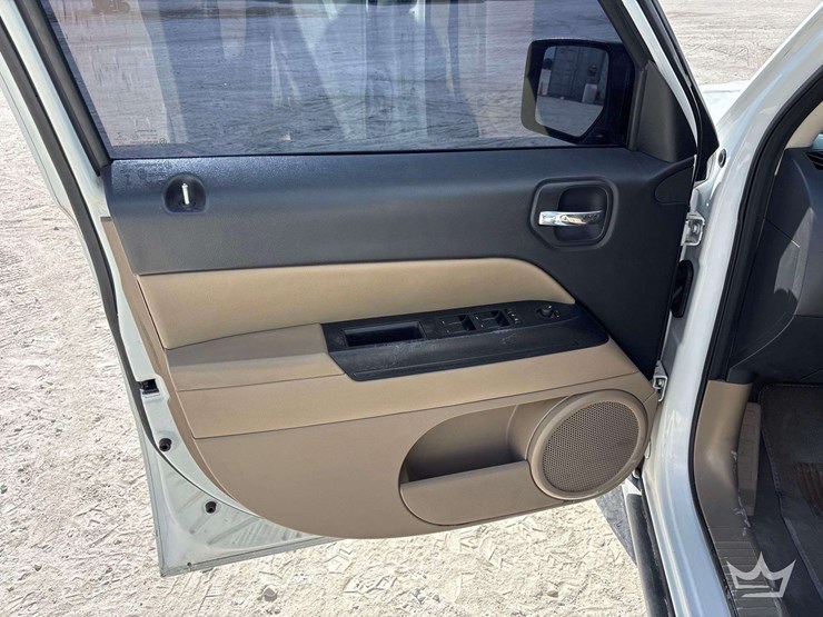 2016-jeep-patriot-image-12