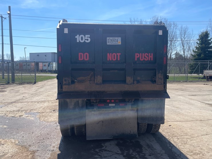 #4014-•-2013-quad-axle-mack-dump-truck-(has-wi-title)-image-6