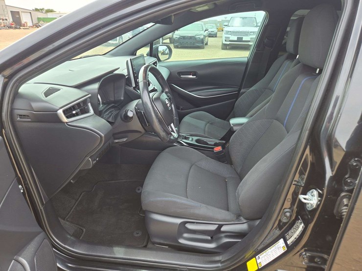 2021-toyota-corolla-se-sedan-4d-image-14