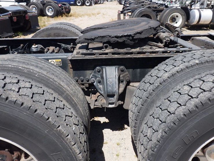 2016-kenworth-t680-image-11