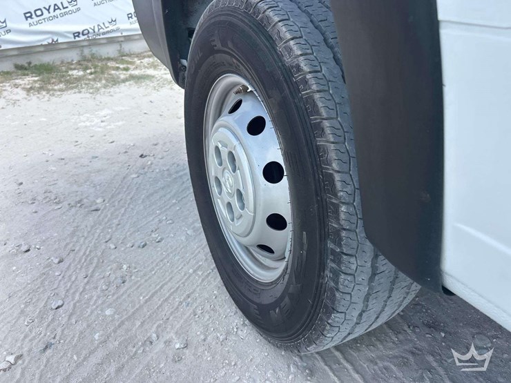 2022-ram-promaster-2500-image-25