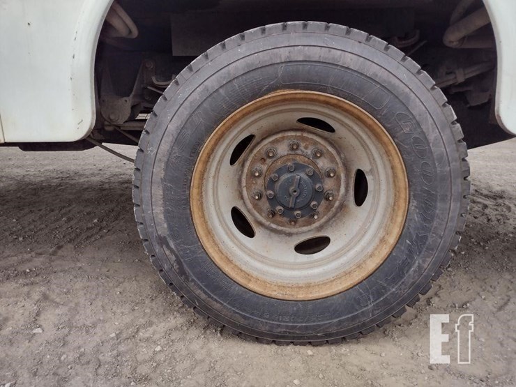 2019-ford-f550-image-11