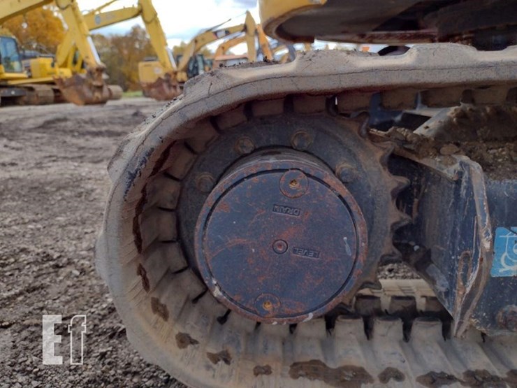 2022-deere-26g-image-27