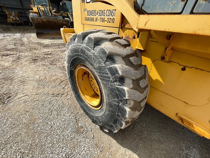 2000-deere-544h-image-22