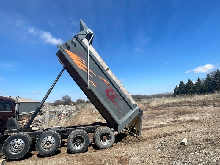 #4013-•-2000-quad-axle-mack-dump-truck-(has-wi-title)-image-143