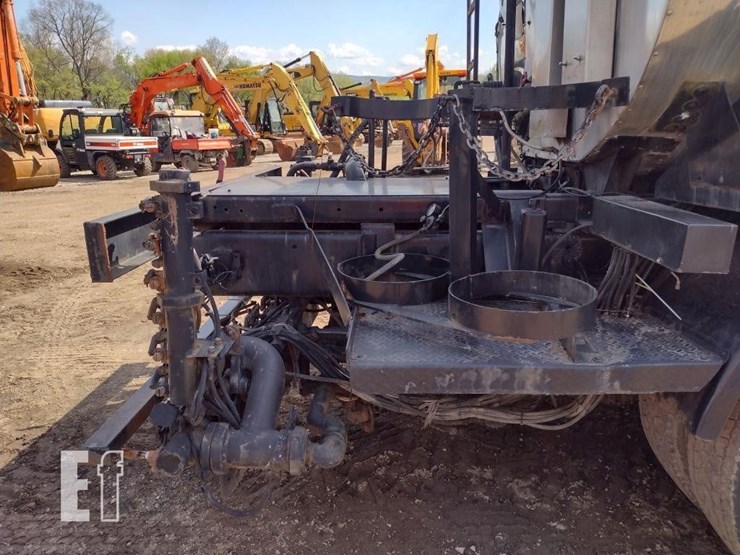 2007-freightliner-business-class-m2-106-image-36