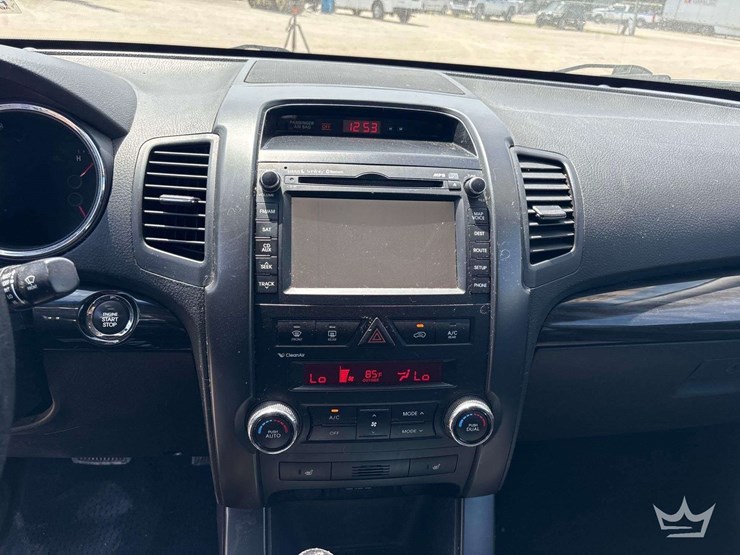 2011-kia-sorento-image-15