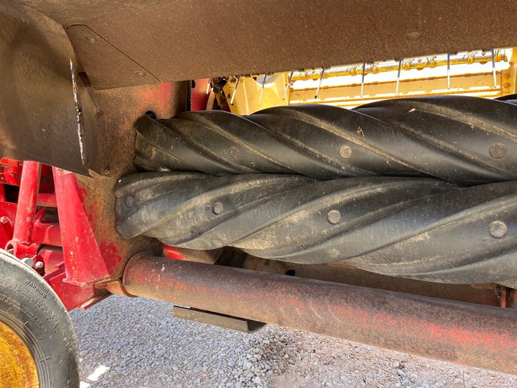 new-holland-474-image-11