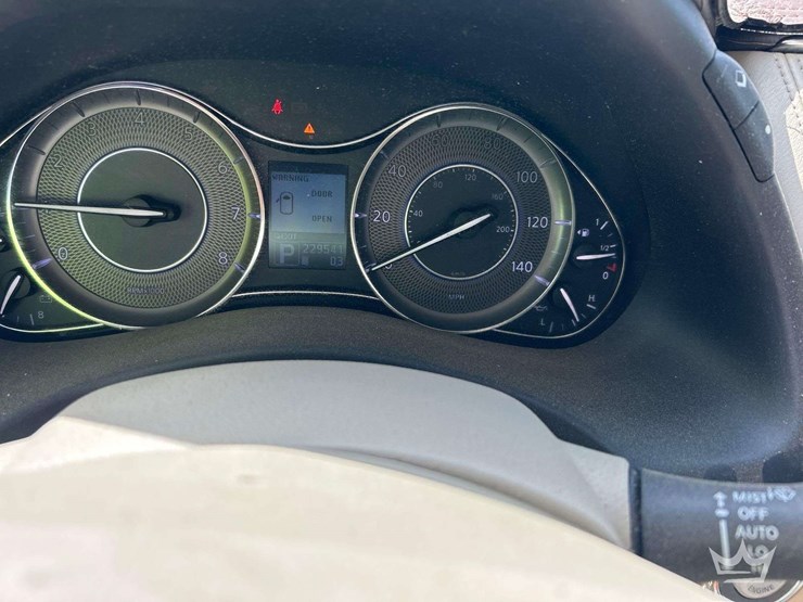 2012-infiniti-qx56-image-11
