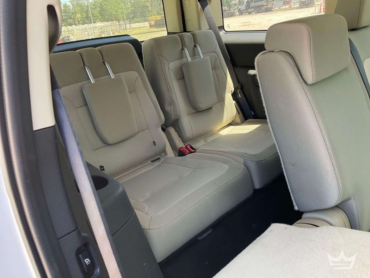 2016-ford-flex-image-27