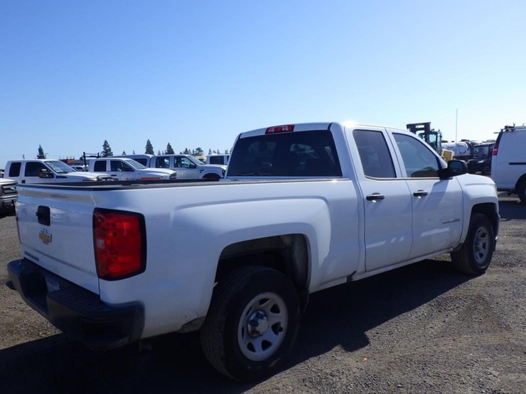 2018-chevrolet-1500-image-3