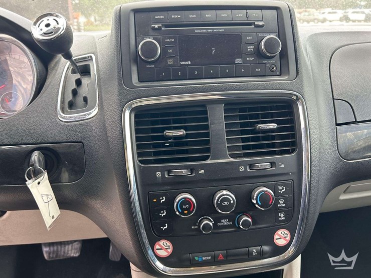 2016-dodge-grand-caravan-image-17