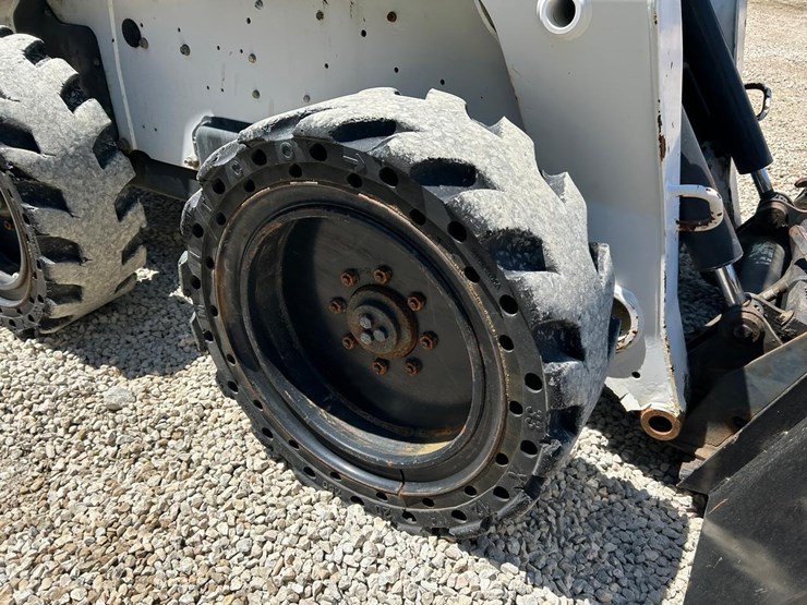 bobcat-s300-image-12