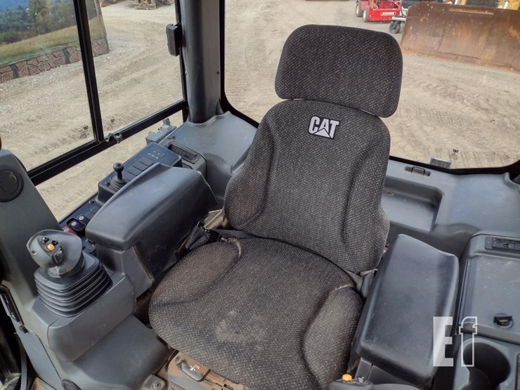 2019-caterpillar-d6k2-xl-image-11
