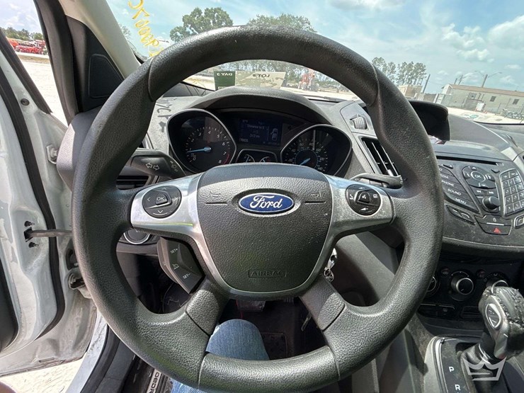 2015-ford-escape-image-13